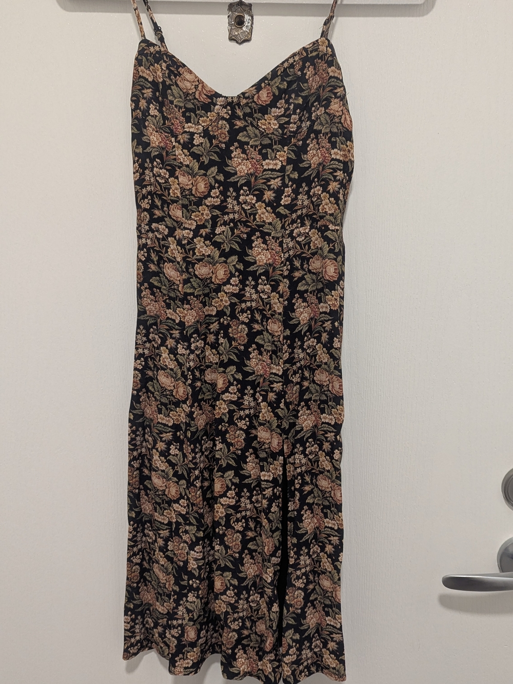 Aritzia Floral Midi Dress - Picture 2 of 3